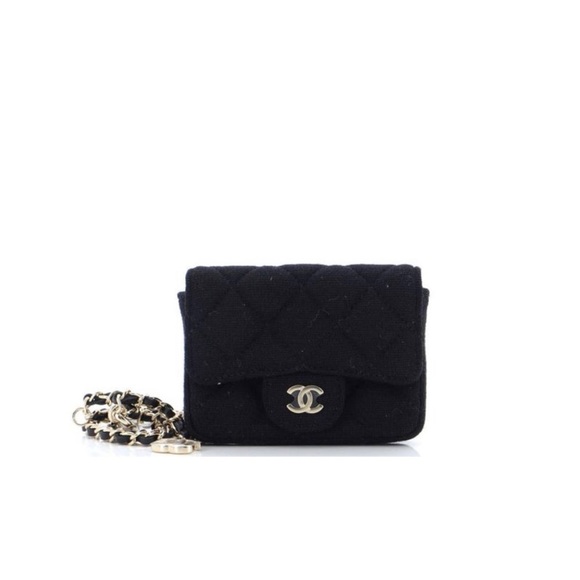 Small black quilted CHANEL belt bag with good hardware - Picture 3 of 6